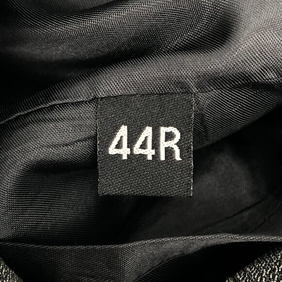 Claiborne Gray Classic Suit Blazer | Versatile for Any Occasion - Picture 4 of 5